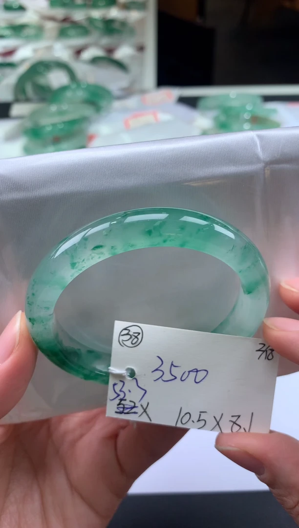 【闪购商品】石英质玉手镯未镶嵌拍下联系小耳机看购买须知！！！