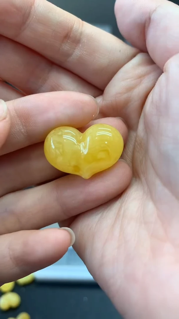 未镶嵌琥珀珠宝奇石2828