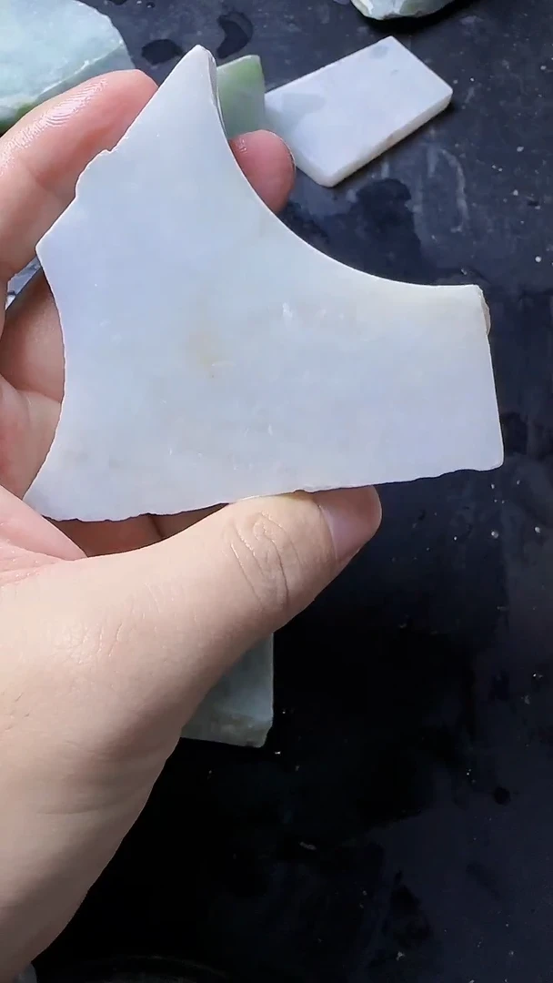 翡翠挂件未镶嵌084翡翠