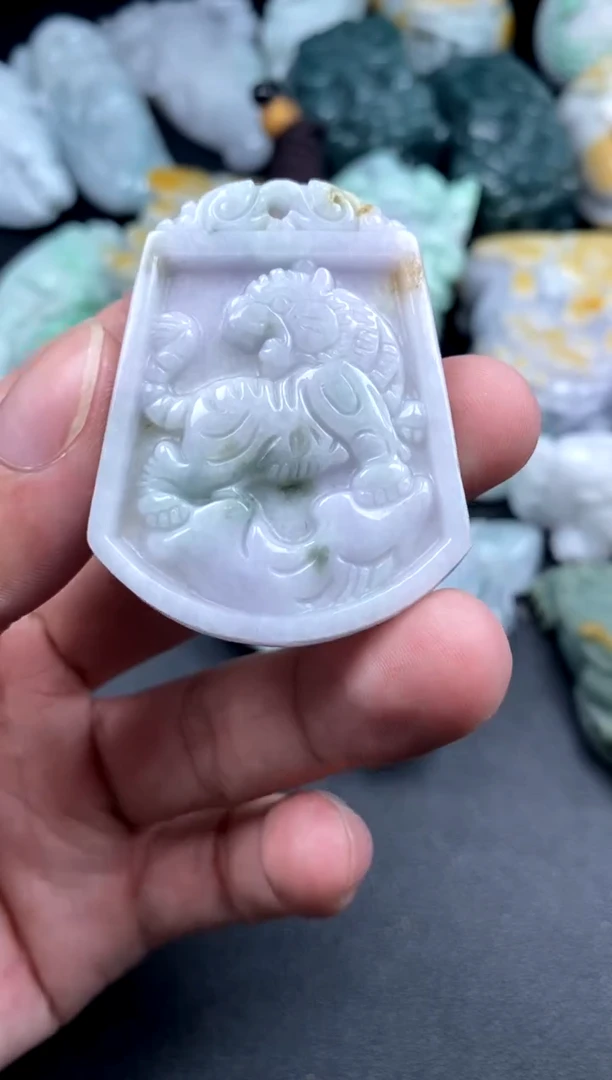 吊坠(不含链)未镶嵌翡翠1