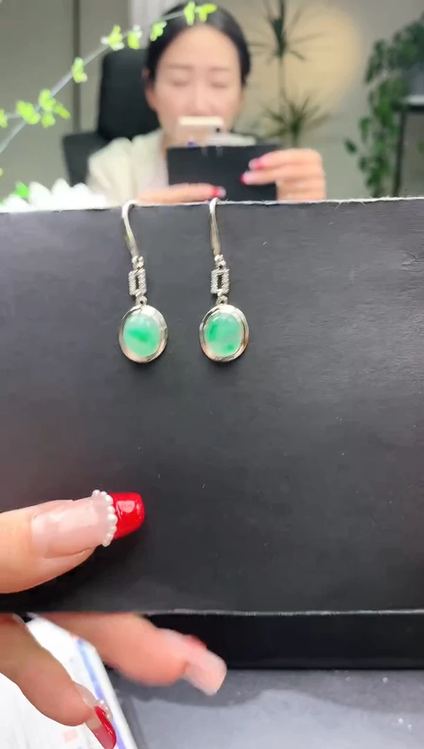 【闪购商品】石英质玉耳坠合金耳坠