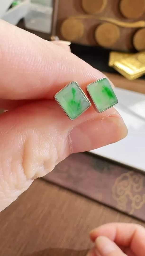 翡翠18K金镶嵌耳饰耳饰