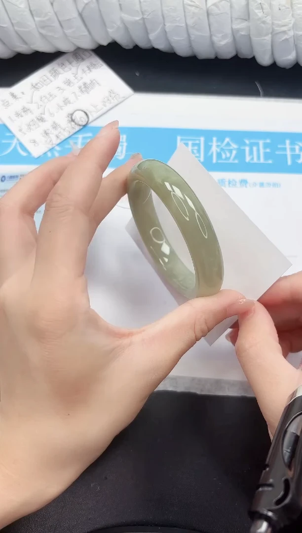 和田玉手镯未镶嵌287-56.8QS4