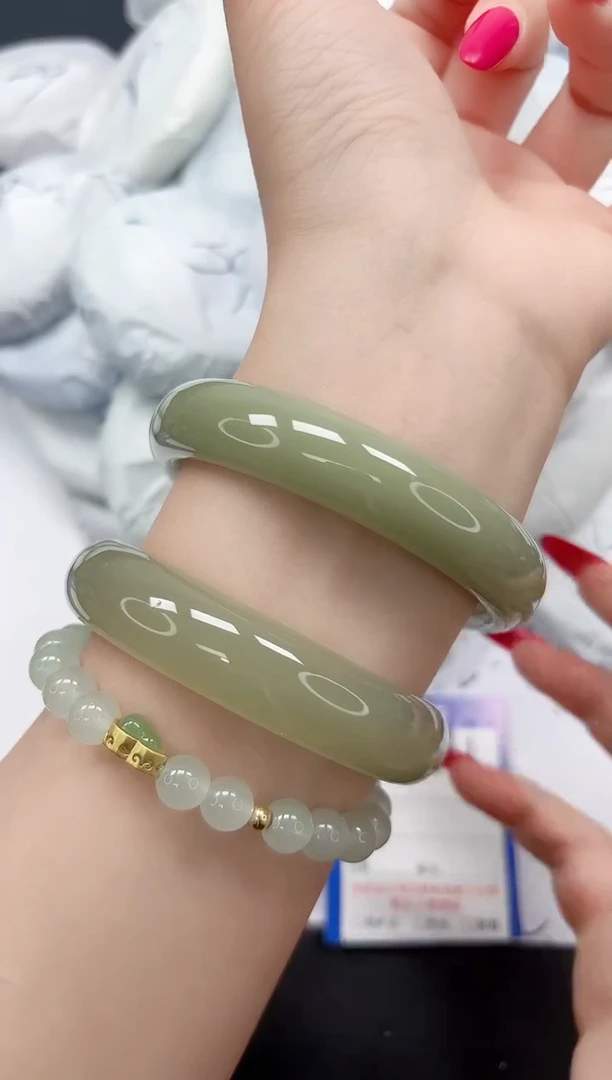 未镶嵌手镯石英质玉A191/5859