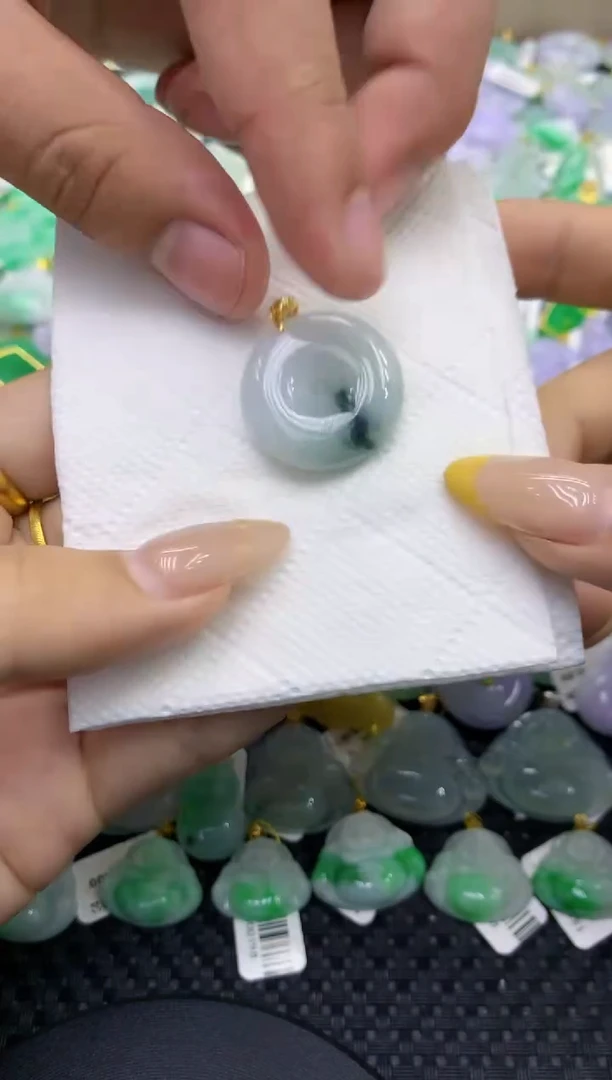 颈饰未镶嵌翡翠天然缅甸翡翠A货