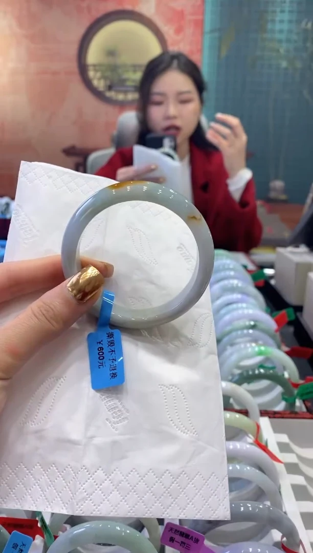 【闪购商品】翡翠手镯未镶嵌多人18462