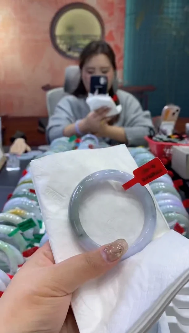 【闪购商品】翡翠手镯未镶嵌多人0011376