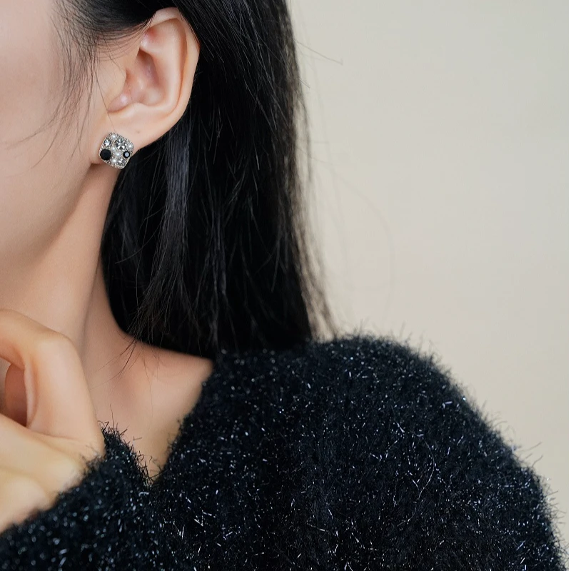 铜合金耳饰 925银针复古灰色锆石女方形百搭显白气质独特耳环秋冬