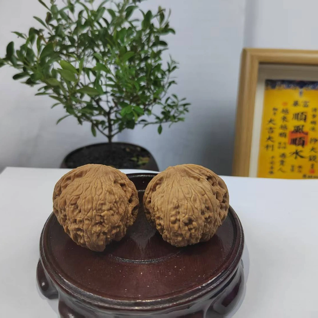 元宝 白狮子 南疆等文玩核桃，直播间专拍，以直播间展示实物为准。。