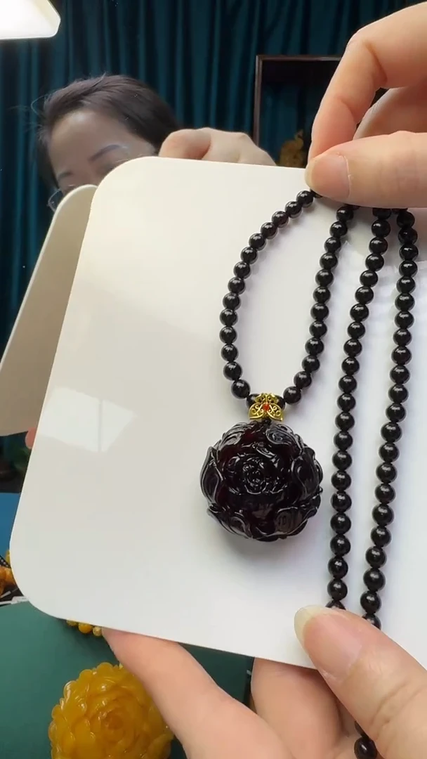 未镶嵌吊坠(赠链)琥珀血珀牡丹花套装