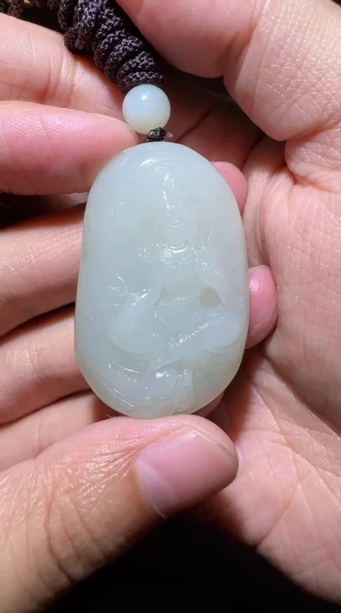 未镶嵌和田玉把件玲**.和田玉