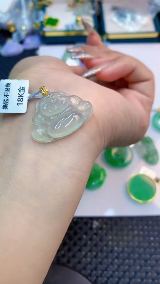 颈饰未镶嵌翡翠1