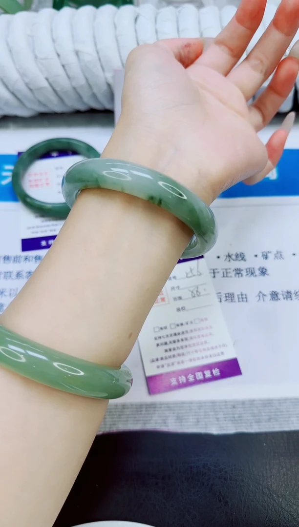 未镶嵌手镯石英质玉156/58