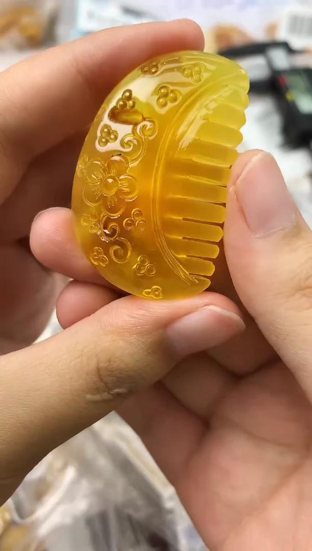 未镶嵌琥珀珠宝奇石86