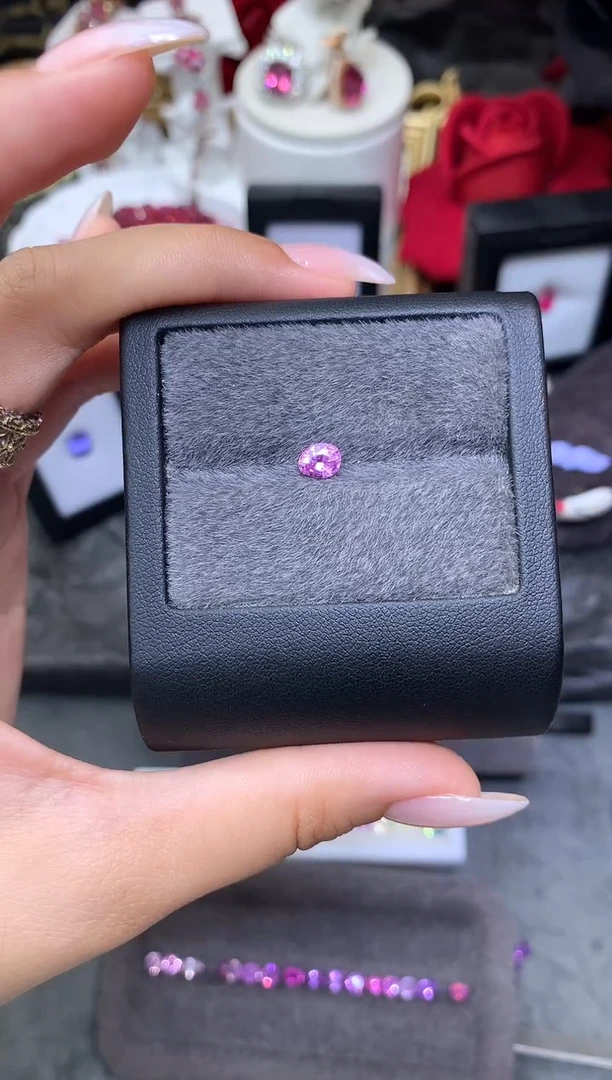 未镶嵌裸石定制蓝宝石吃****白椭圆 越南 蓝宝石 0.65ct