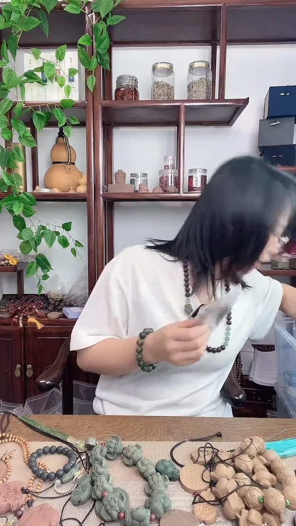 泥塑微瑕碧云散的手串