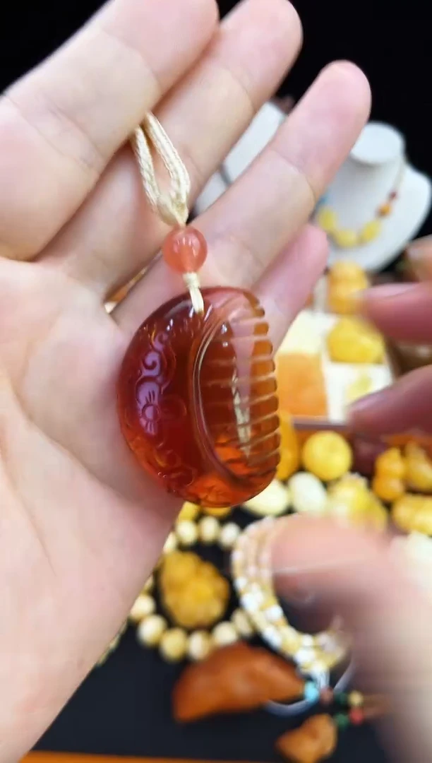 琥珀未镶嵌珠宝奇石柒月