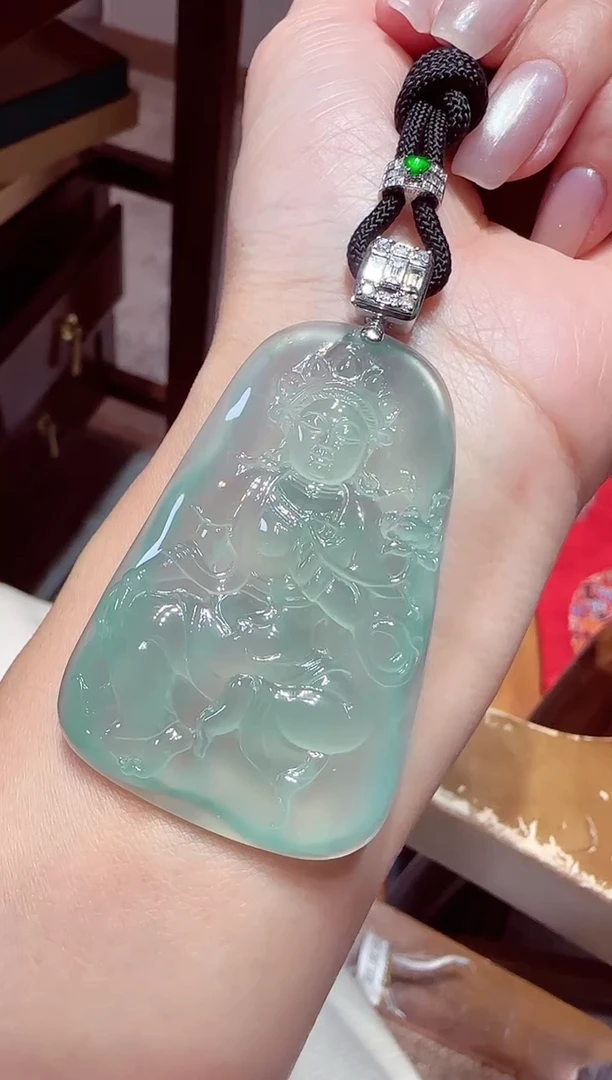 【闪购商品】翡翠颈饰18K金镶嵌度母