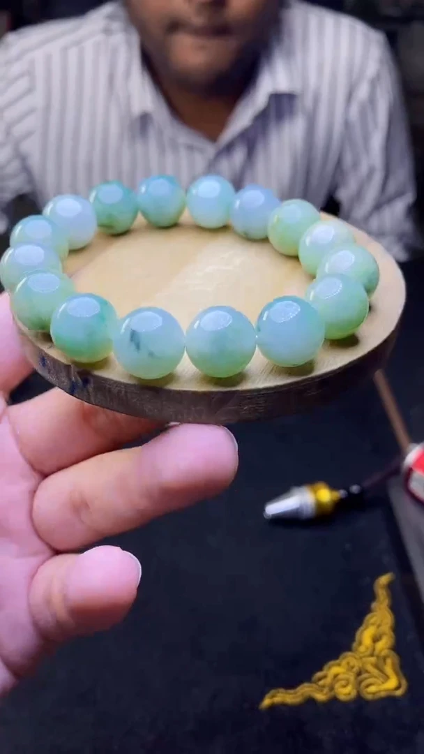 定制翡翠未镶嵌天然缅甸A货翡翠，多样性发货，拍一发一