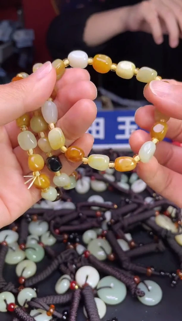 未镶嵌和田玉挂件1