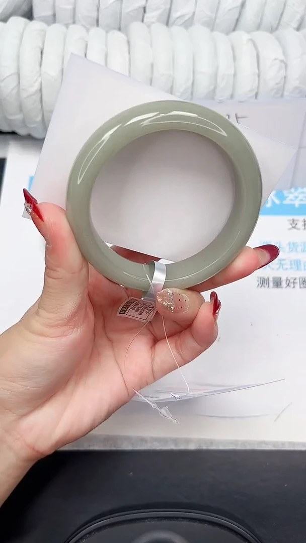未镶嵌手镯石英质玉28-60.2DK