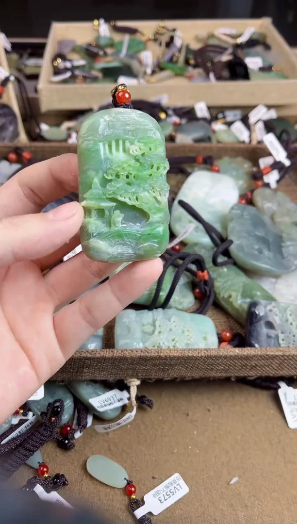 颈饰未镶嵌和田玉1