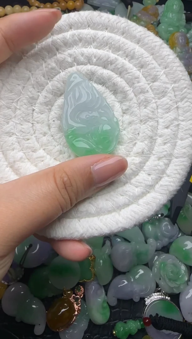 颈饰未镶嵌翡翠缅甸翡翠吊坠