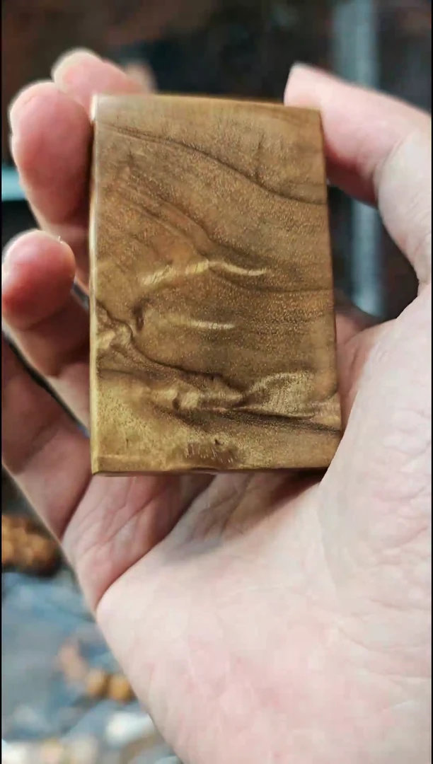 【闪购商品】金丝楠无事牌手把件