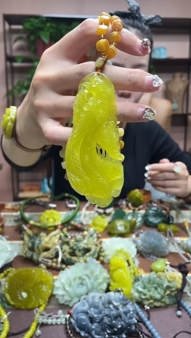 未镶嵌岫玉吊坠·