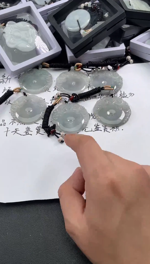 翡翠未镶嵌颈饰..../8/16/ 221多样性发其一