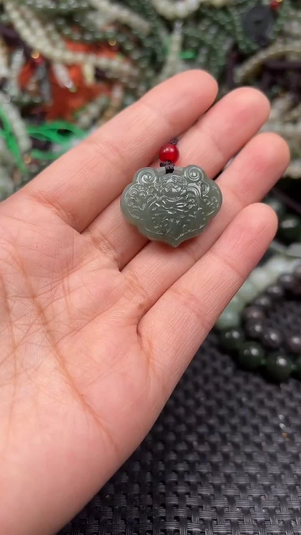 颈饰未镶嵌和田玉1