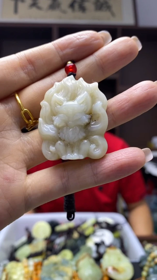 未镶嵌岫玉挂件