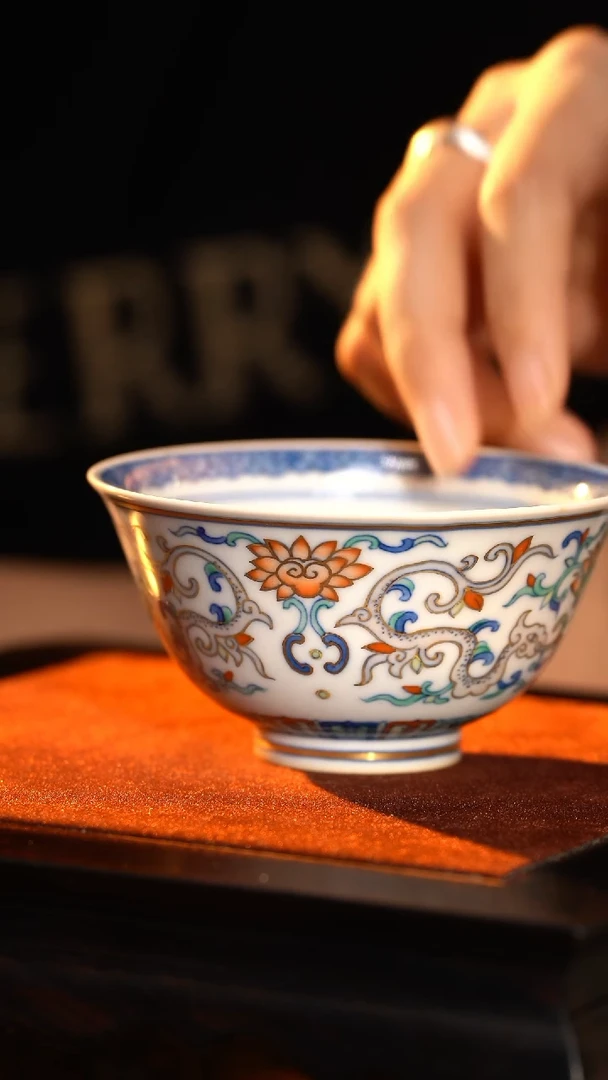 J涂杏花窑描金螭龙纹杯