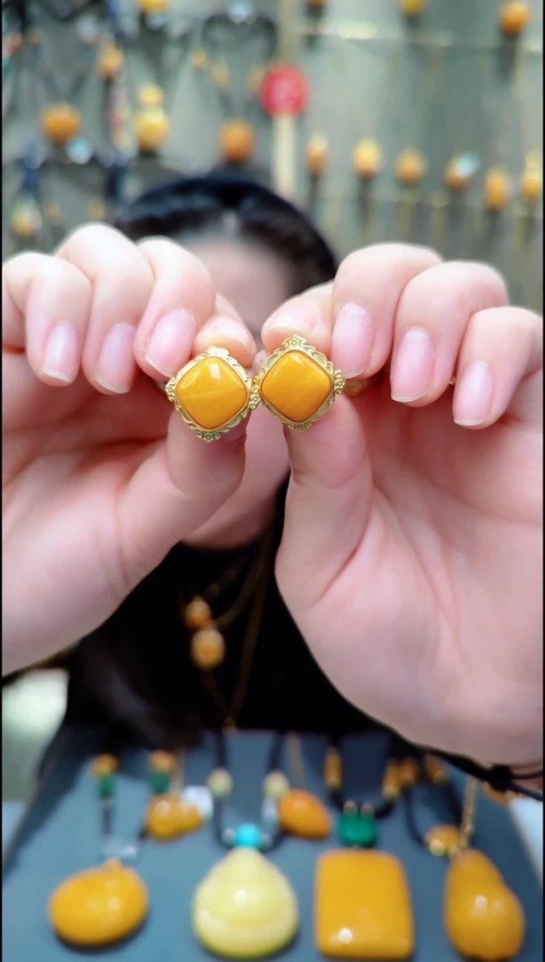 蜜蜡银S925镀金镶嵌珠宝奇石﹣A360蜜蜡耳坠