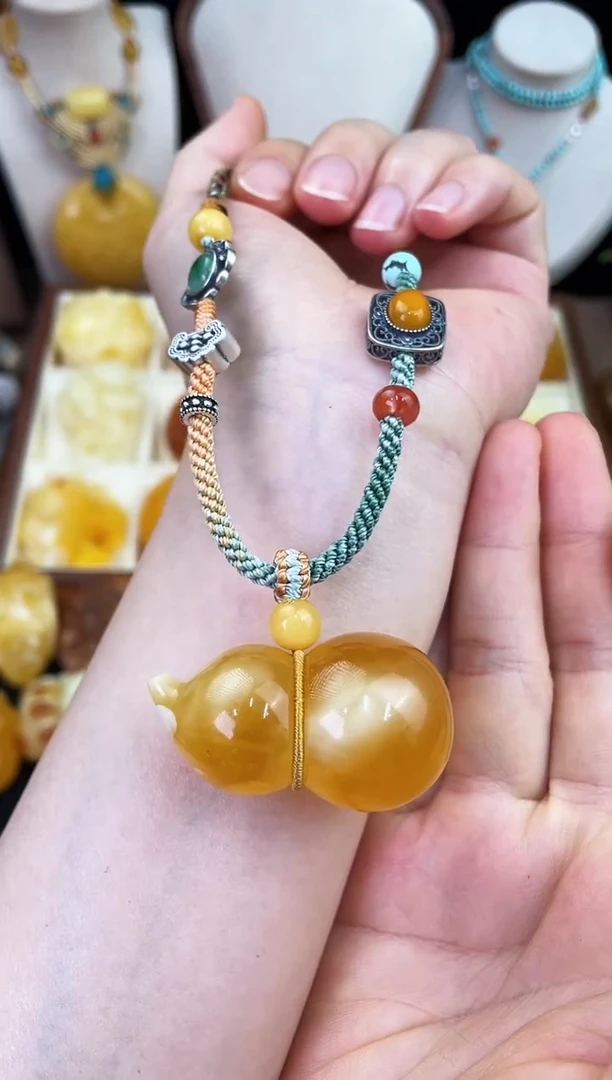 琥珀未镶嵌珠宝奇石卢*柒月