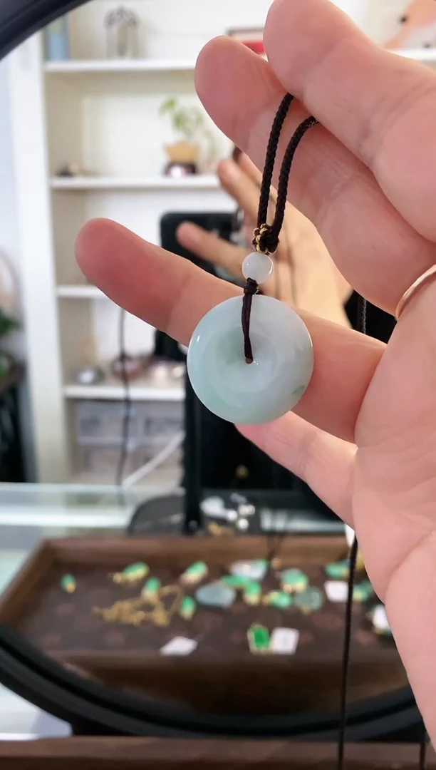 颈饰未镶嵌翡翠吊坠