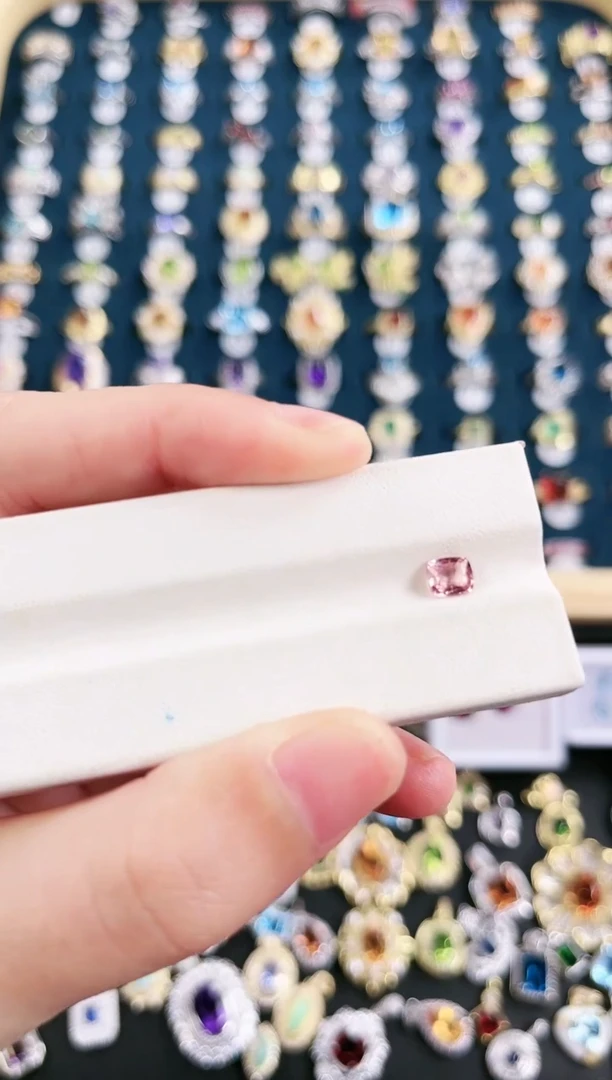 未镶嵌裸石尖晶石y66