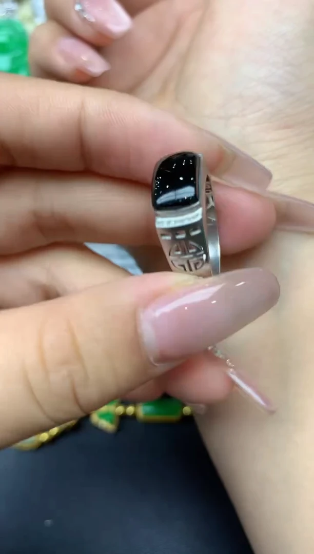 18K金镶嵌戒指翡翠27-雪姐翡翠天天见