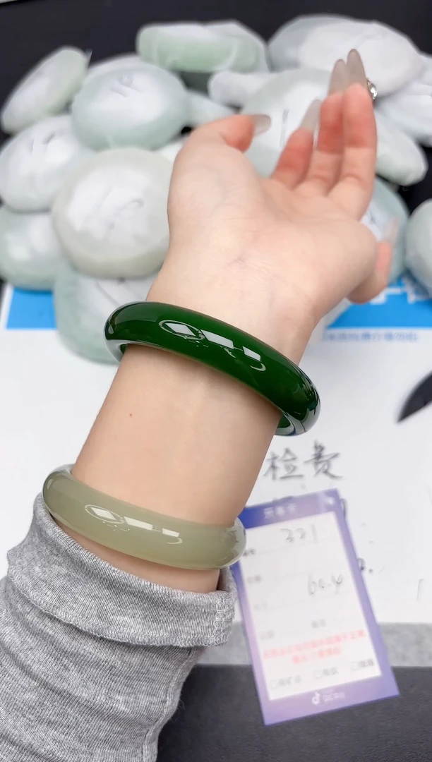 未镶嵌手镯石英质玉321-60.4