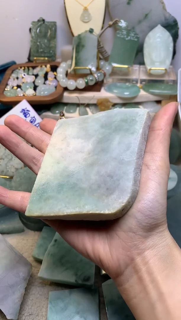 翡翠挂件未镶嵌缅甸A货翡翠，没有运费险