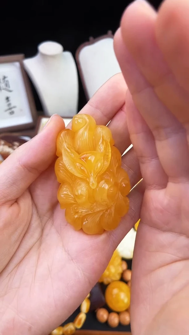琥珀未镶嵌珠宝奇石睡*了柒月
