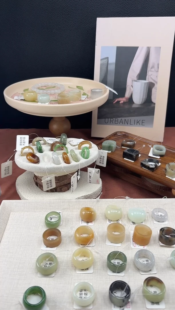 未镶嵌戒指和田玉（糖玉）答*1