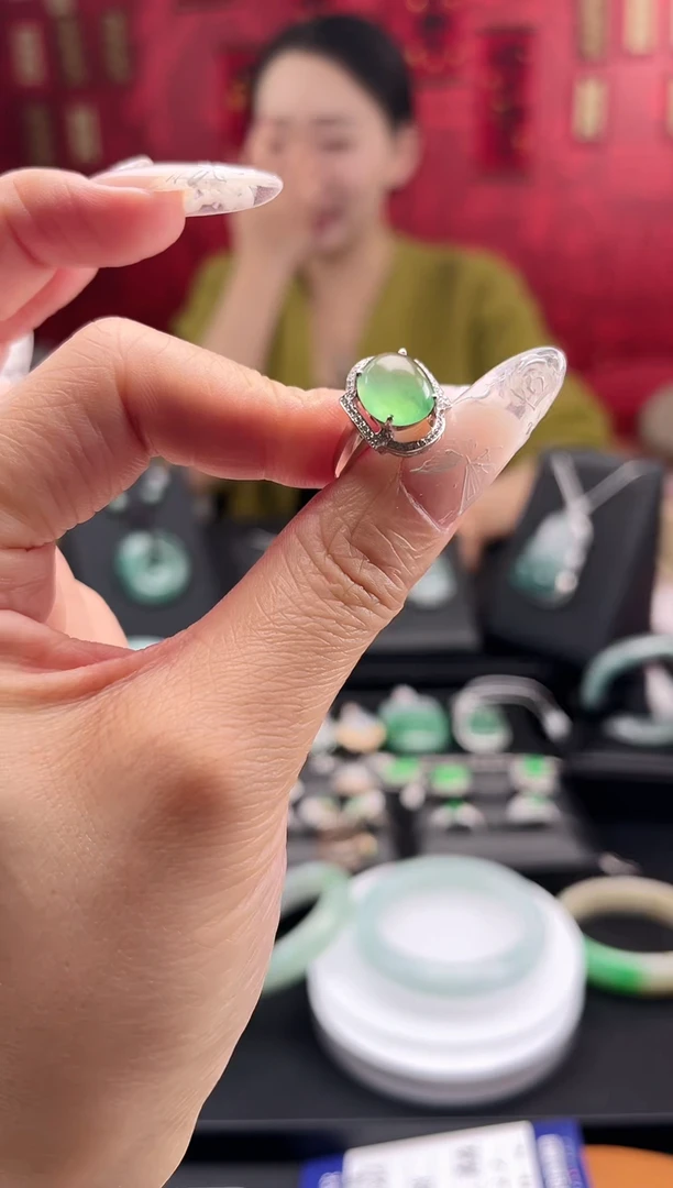 【闪购商品】翡翠戒指18K金镶嵌戒指