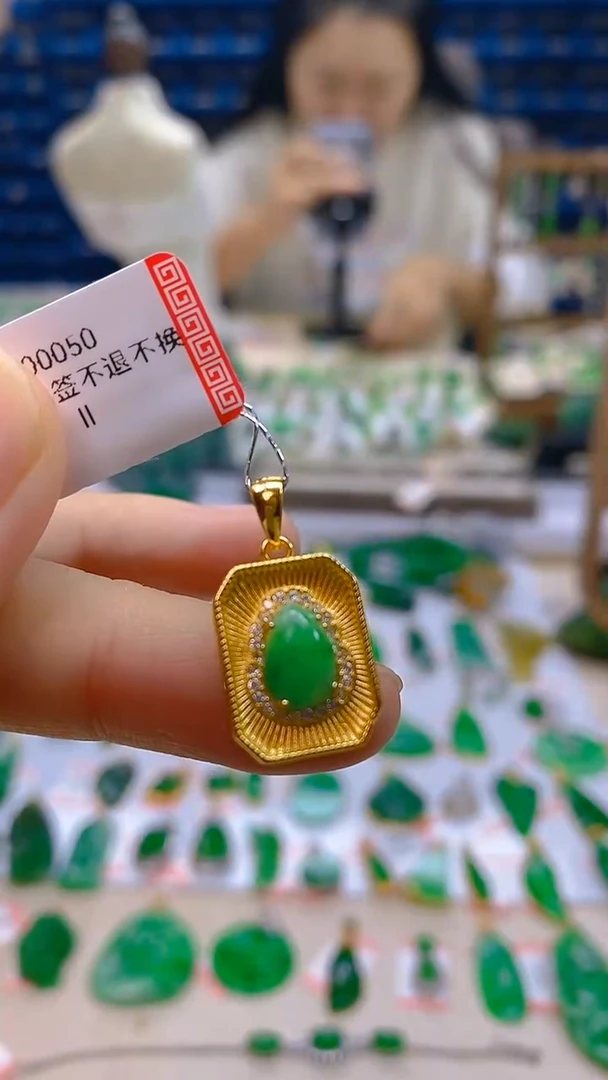 颈饰未镶嵌翡翠新号开播 全场乱卖