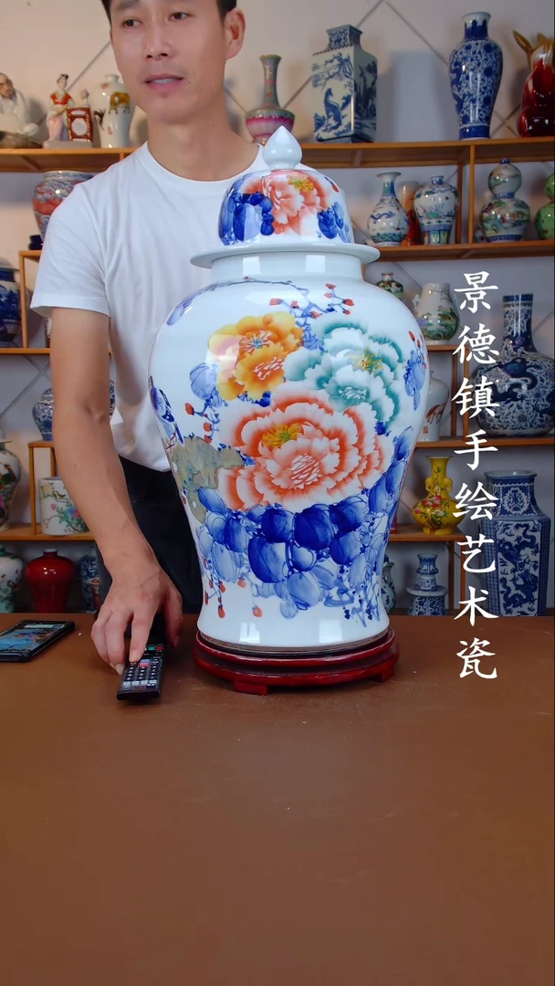 现代景德镇手工手绘陶瓷摆件54