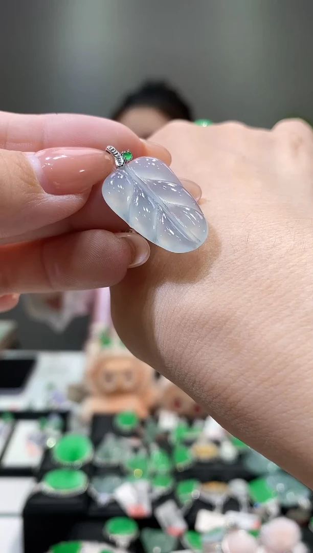 吊坠(不含链)18K金镶嵌翡翠叶子