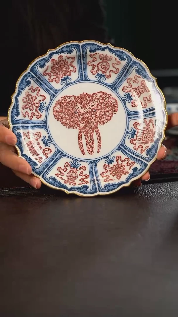 贵红窑描金釉里三色太平有象莲瓣壶承