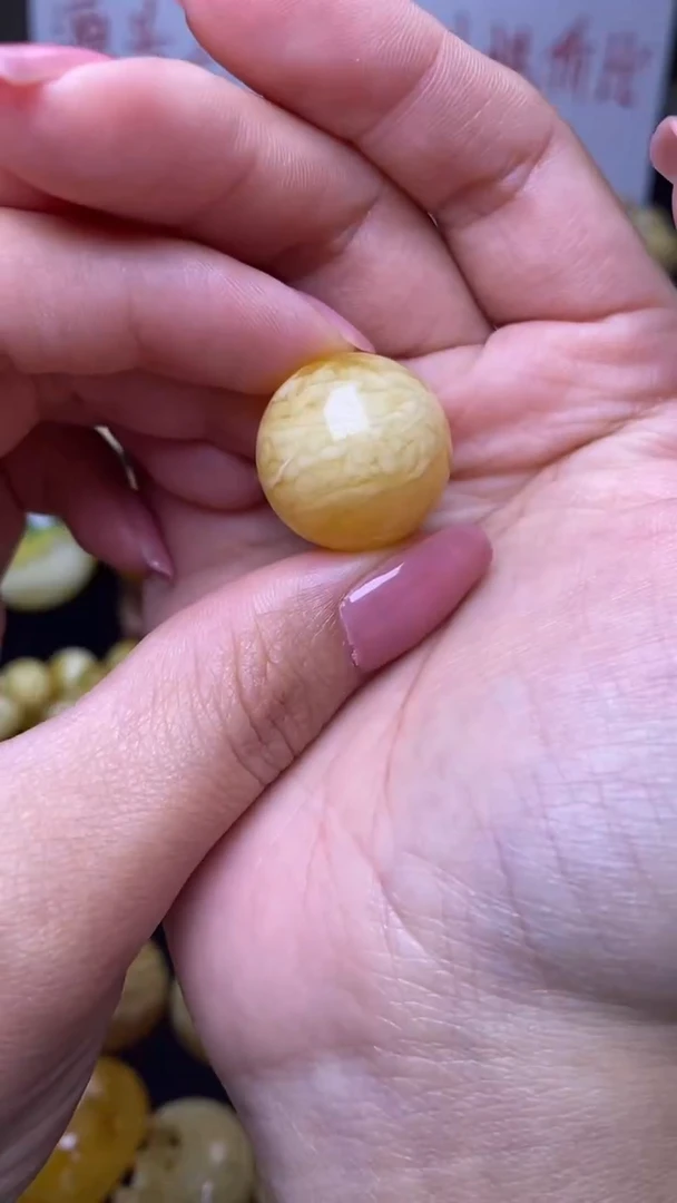 未镶嵌琥珀裸石葵.11