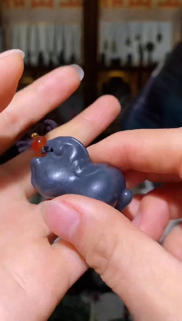 颈饰未镶嵌石英质玉1