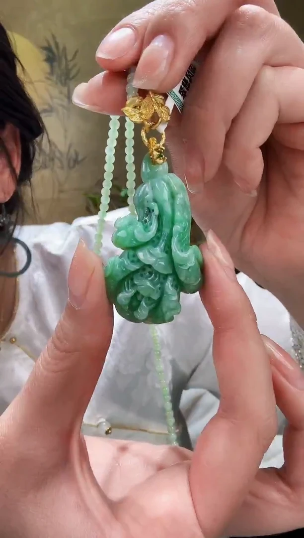 颈饰未镶嵌翡翠吊坠